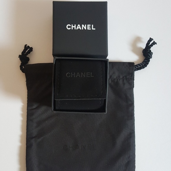 <¶S-O-L-D¶> - Picture 4 of 8